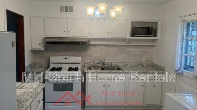 Building Photo - 1076 Dora Cove