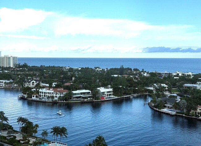 Building Photo - 20505 E Country Club Dr