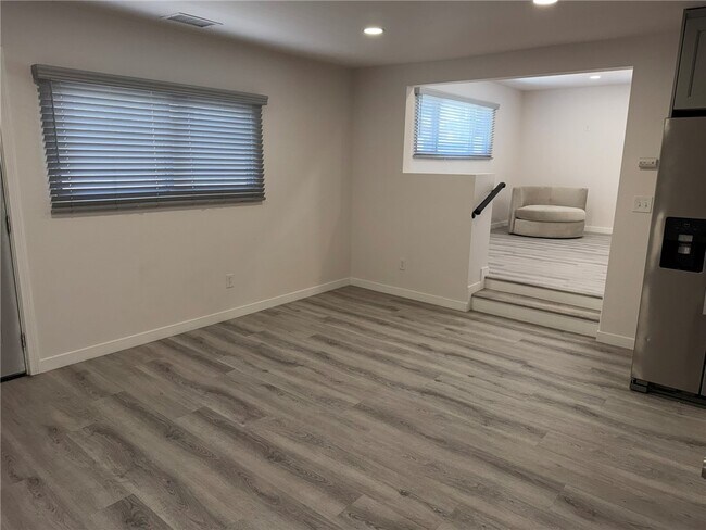 Building Photo - 844 Woodlawn St