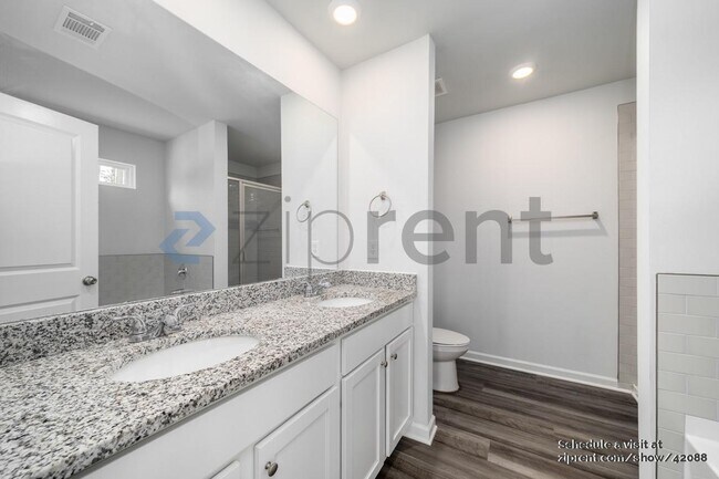 Building Photo - 165 Heard Ln