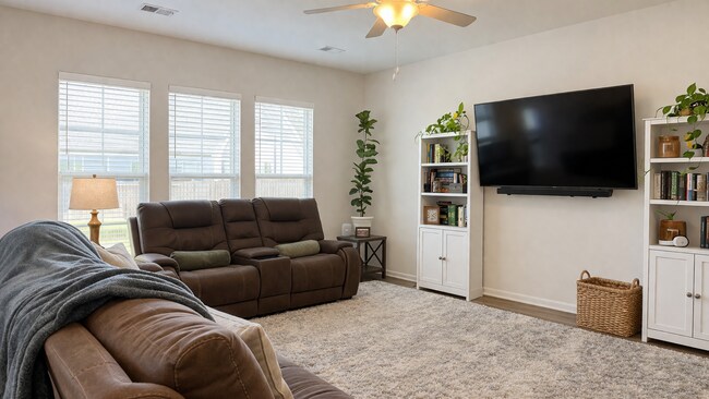 Building Photo - Open concept plan in Savannah Southside - Close to I95