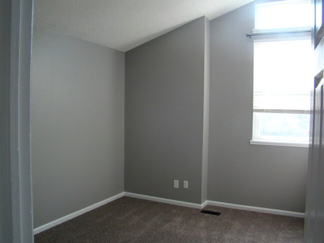Building Photo - 8825 Boxelder Dr