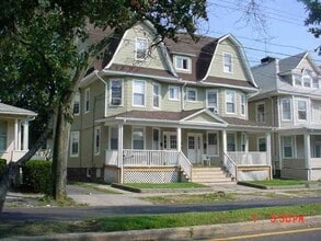 Building Photo - Noble Ave. 1024-1026