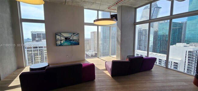 Building Photo - 151 SE 1st St