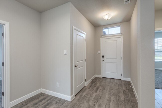 Building Photo - 14621 Bootes Dr