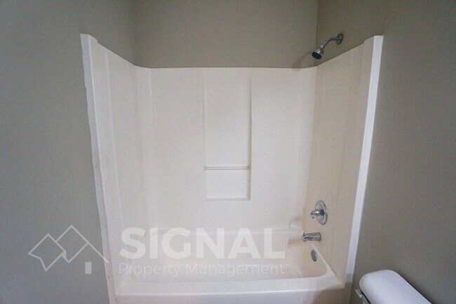 Building Photo - 112 Timberleaf Cir
