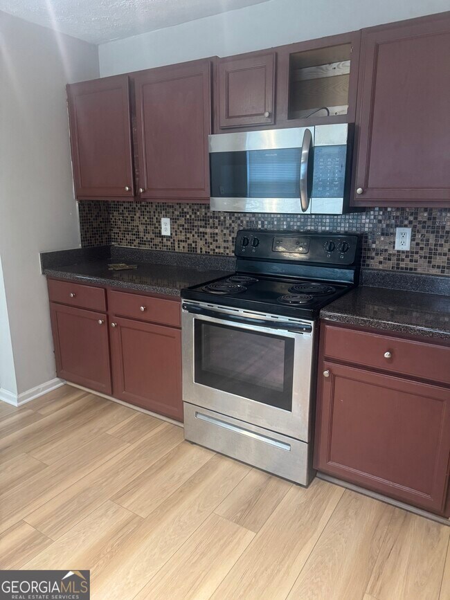 Building Photo - 5842 Wellborn Oaks Ct