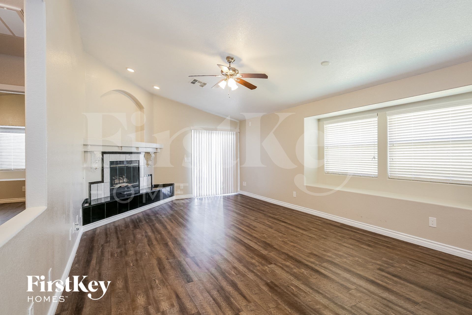 Building Photo - 890 Prairie Grass Dr