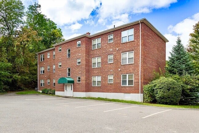 Primary Photo - 172 Newton St
