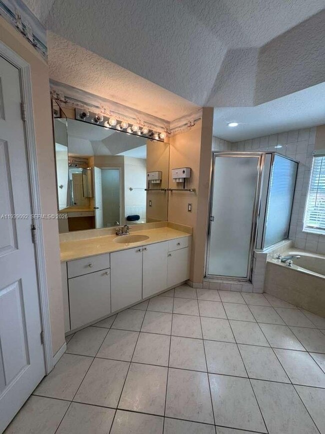 Building Photo - 7109 Walden Pond Ct