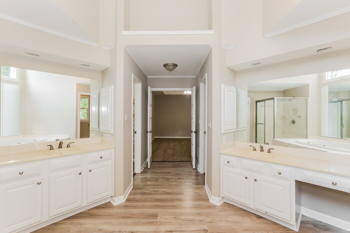 Building Photo - 1702 Woodstone Cove SE