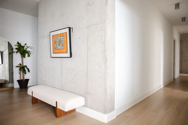 Building Photo - 60 E Randolph St