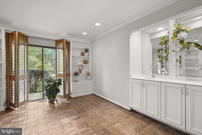 Building Photo - 5 Whitebridge Ct
