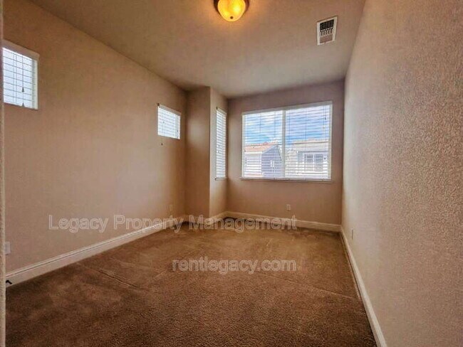 Building Photo - 2609 Willow Pass Rd