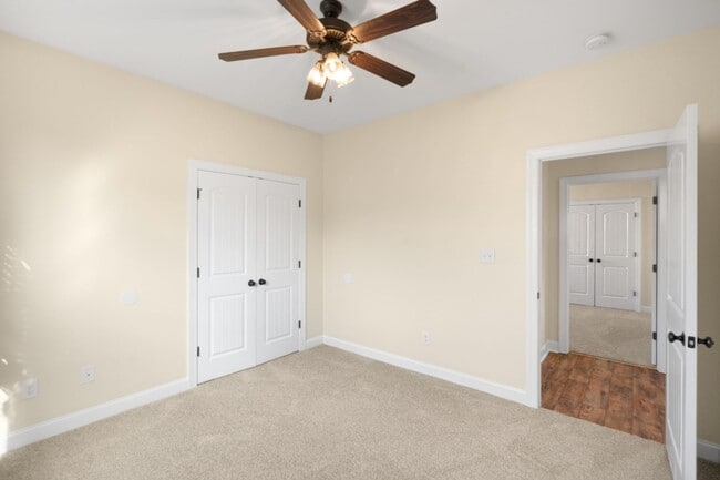 Building Photo - 2508 Chelsea Dr NW