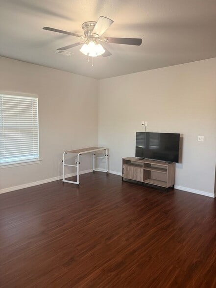 Building Photo - 1002 Westgate Ave