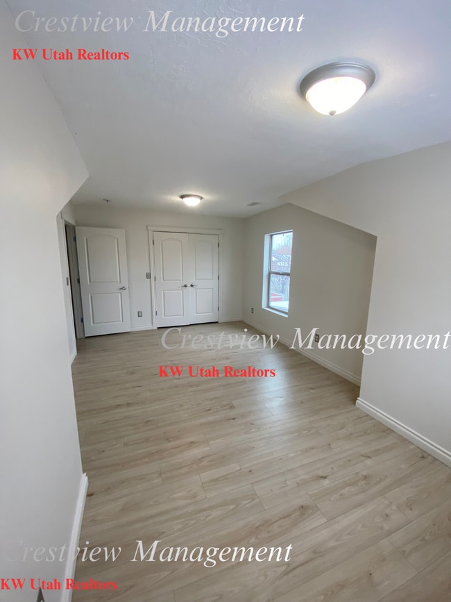 Building Photo - Charming 3 Bed, 2 Bath Home in South Salt Lake!