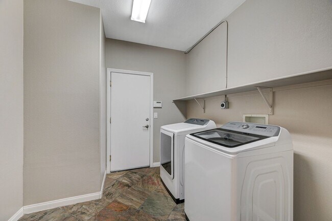 Building Photo - 1st MONTH FREE! Lone Mountain Heights Luxu...