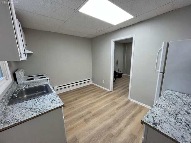 Building Photo - 201 Main St