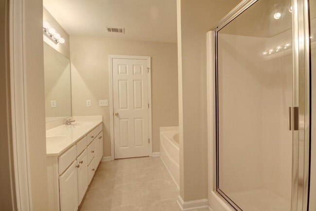 Building Photo - 453 Grayson Way