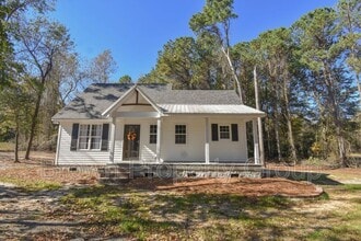 Building Photo - 885 Simmons Rd