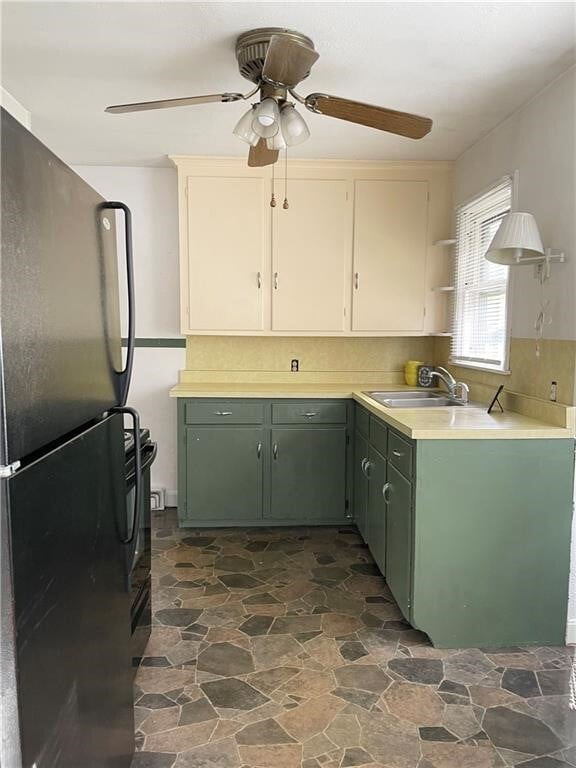 Building Photo - 560 Beecher St