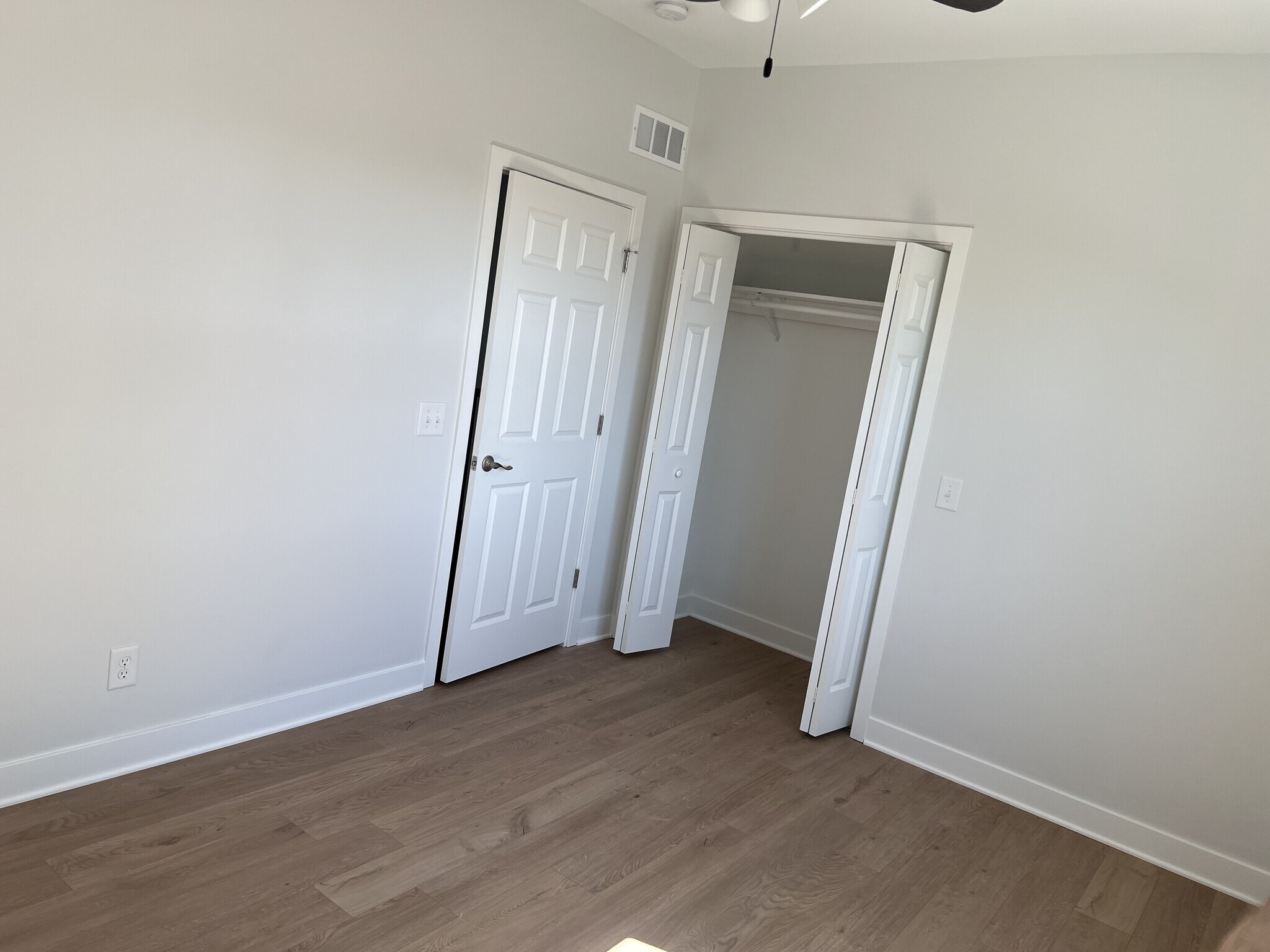 Building Photo - 502 Leavens Ave