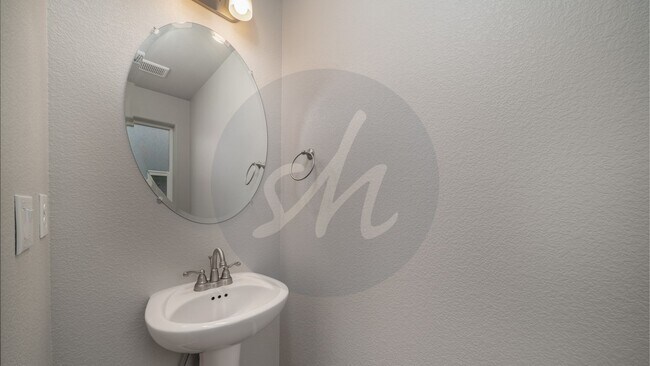 Building Photo - Meridian Ranch Home with Modern Upgrades