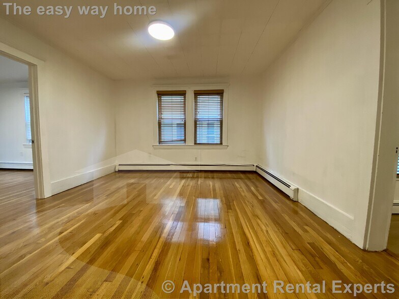 Building Photo - 66 Elm St