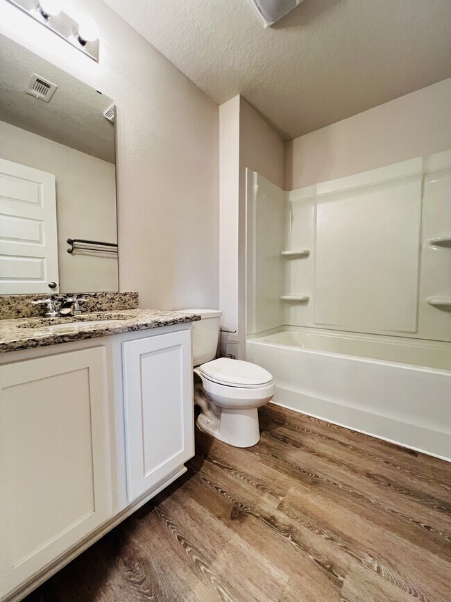 Building Photo - 603 Champ Trl