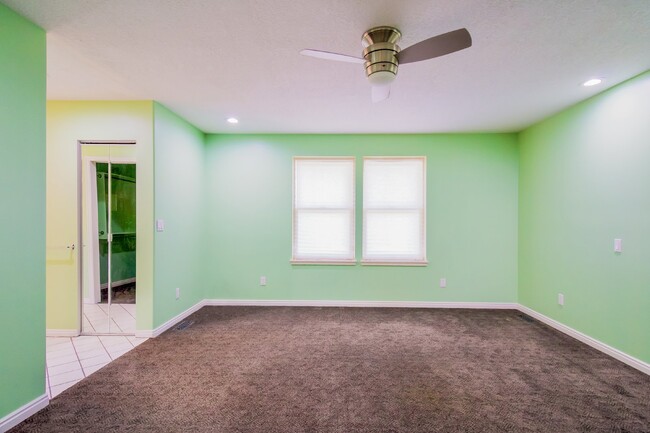 Building Photo - "Luxurious 5-Bedroom Eden Retreat with Sce...