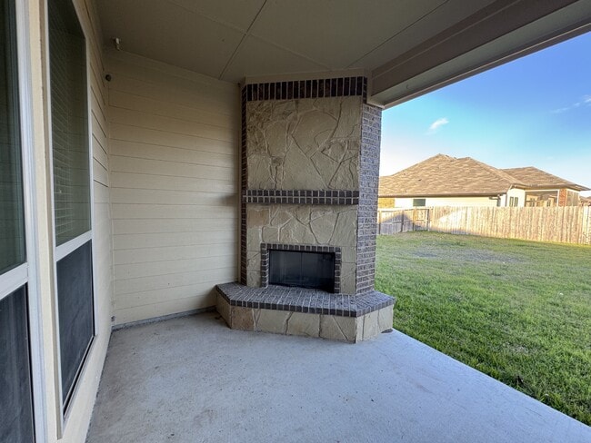 Building Photo - 5607 Markham Dr