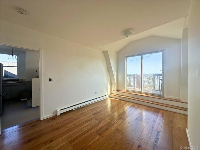 Building Photo - 498 Liberty St