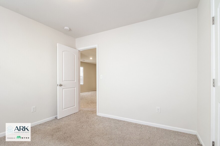 Building Photo - 159 Evvalane Dr