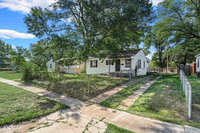 Building Photo - 2617 Waggoner Ave