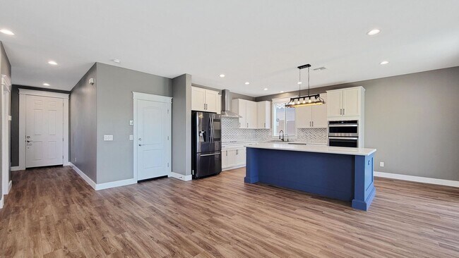 Building Photo - Closer to Goodyear than Buckeye! Gorgeous house!