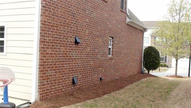 Building Photo - 5380 Plymouth Pl