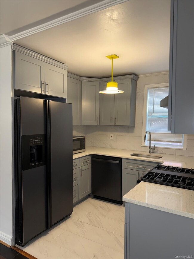 Building Photo - 1145 Astor Ave