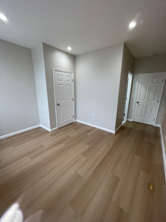 Building Photo - S. Carey - B