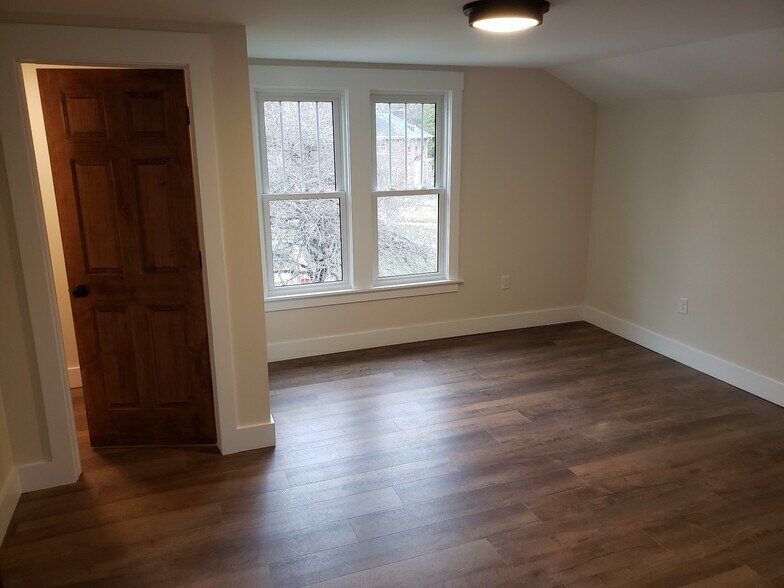 US Bedroom 2 - 1028 Highland Ave