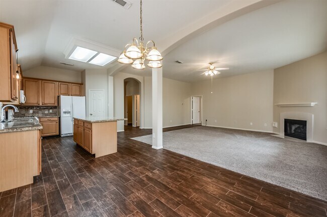 Building Photo - 17515 Fairgrove Park Dr