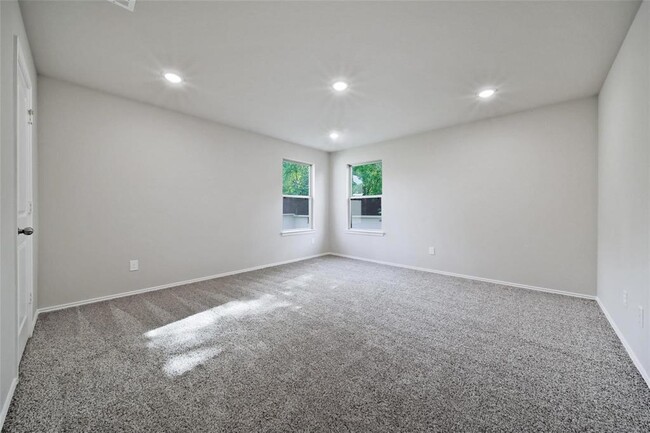 Building Photo - 507 Navajo Dr