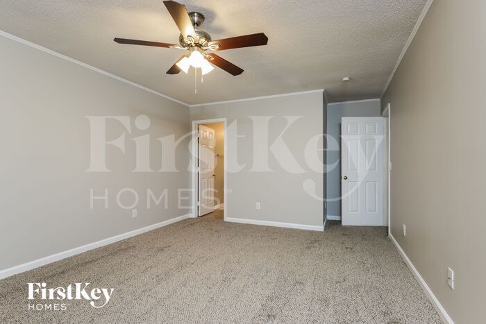 Building Photo - 120 Crestway Ct