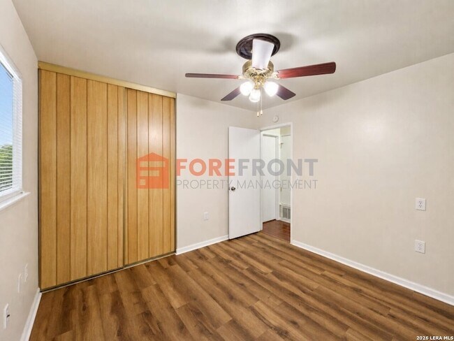 Building Photo - 7845 Village Oak Dr