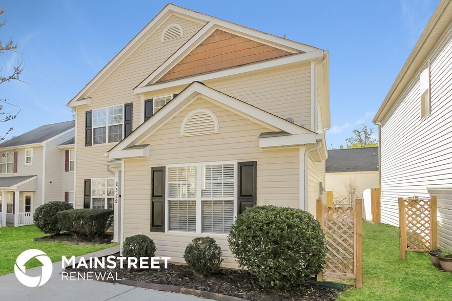 Building Photo - 2529 Manes Ct