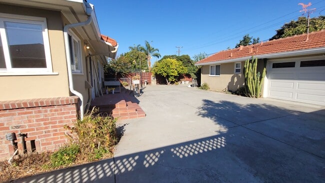 Building Photo - Welcome Home