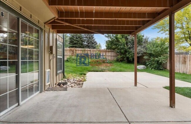 Building Photo - 10010 Irving St