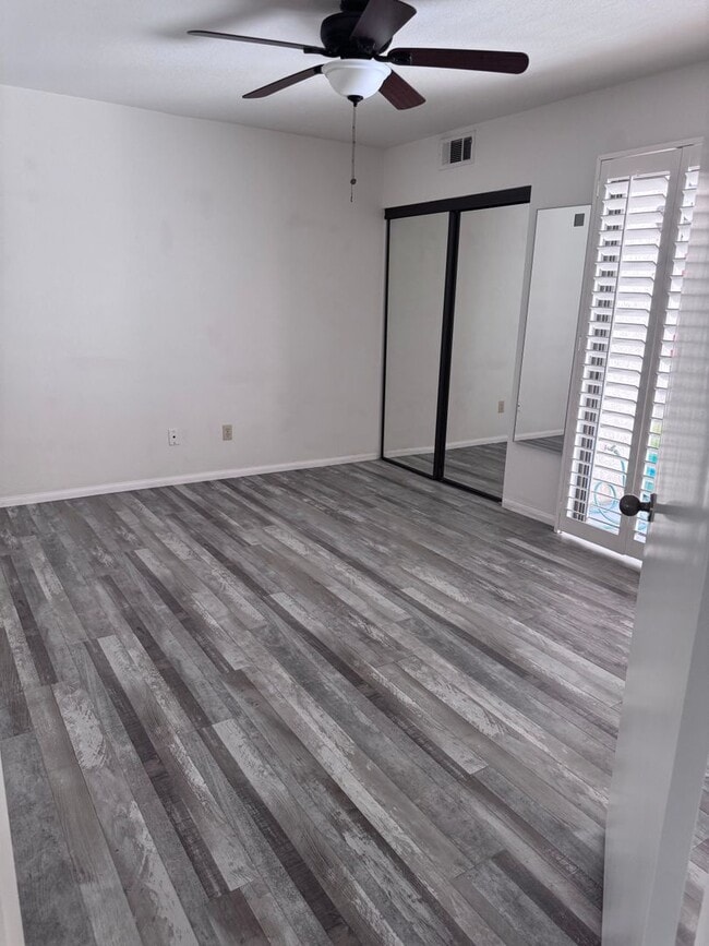 Building Photo - Woodhaven CC - Unfurnished 3br - Long Term