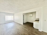 Building Photo - 8900 Baring Cross St