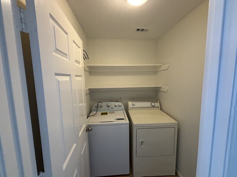 Laundry Room - 1523 Oasis Ave